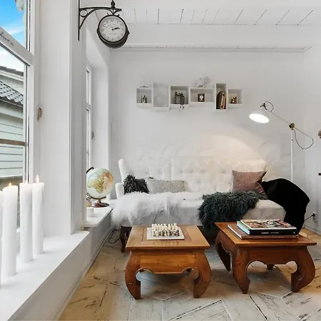 Lysthuset Den Lille - Authentic Wodden House شقة