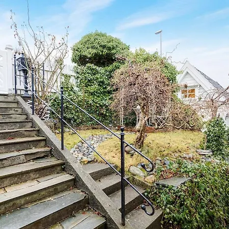 شقة Lysthuset Den Lille - Authentic Wodden House *