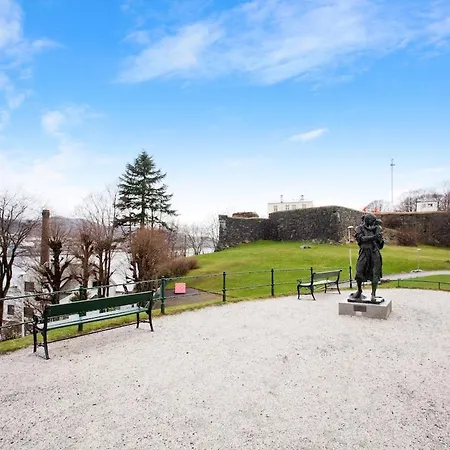 Lysthuset Den Lille - Authentic Wodden House Apartment *